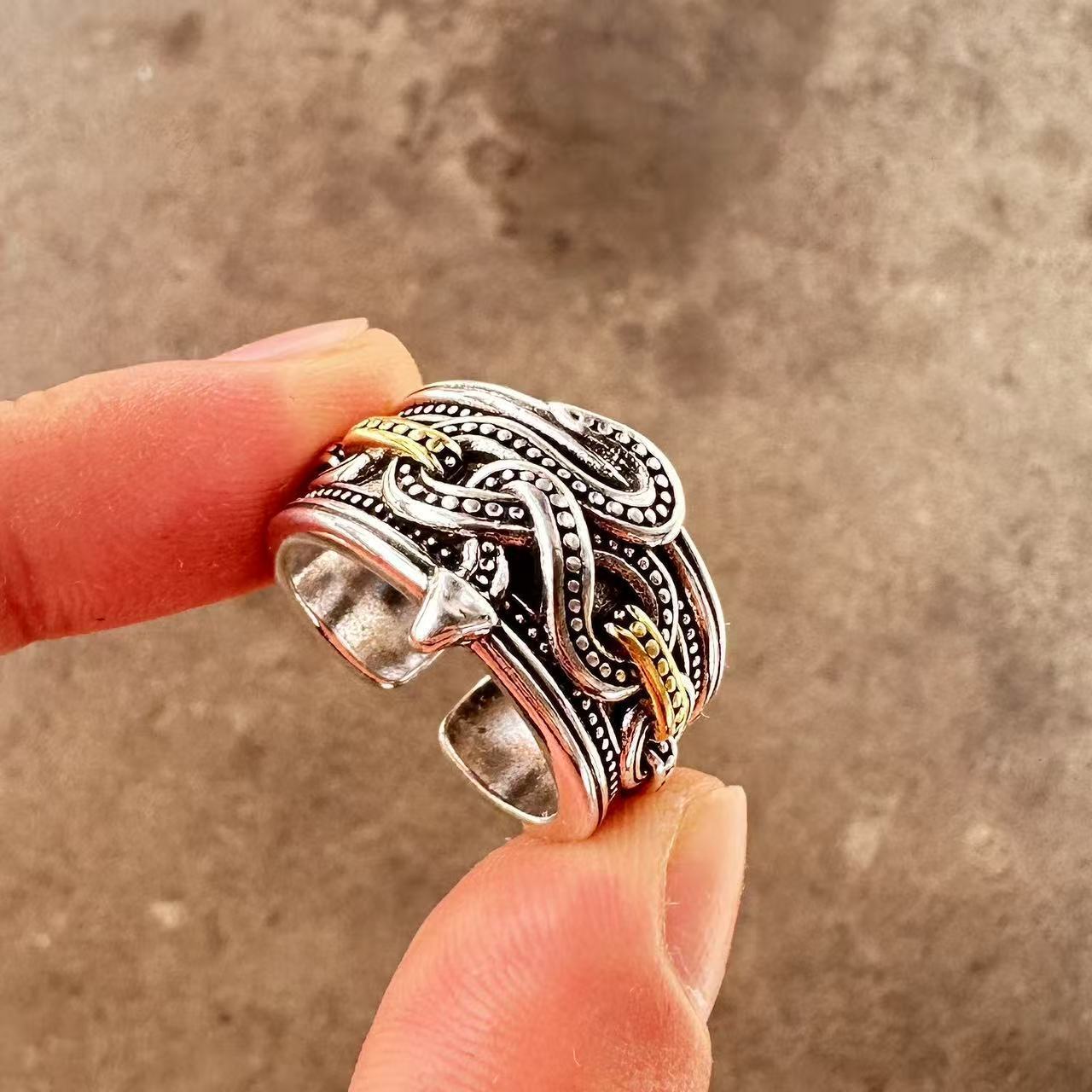 Men's ring with adjustable wide face opening