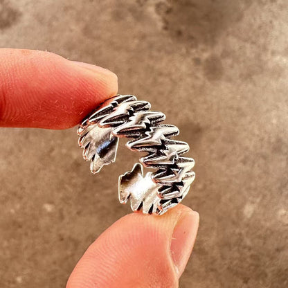 Men's ring with adjustable wide face opening